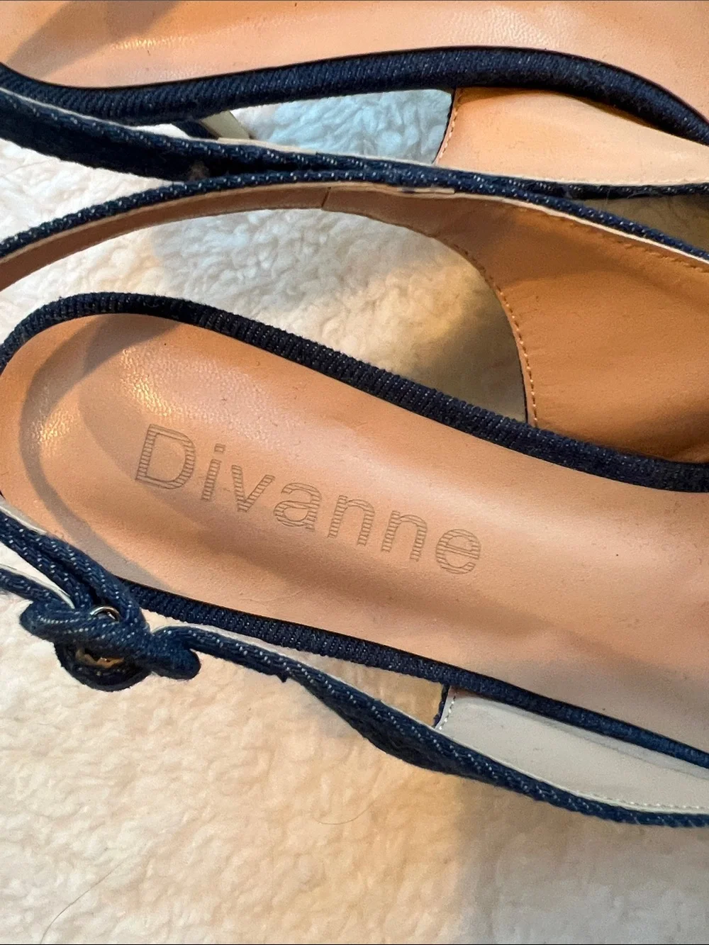 Divanne Denim Navy Pointed-Toe Slingback Pumps Size 9 NWOT